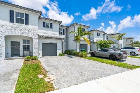Townhouse in Coral Springs, Florida 3 bedrooms, 124.86 sq.m. № 1893296 - photo 2