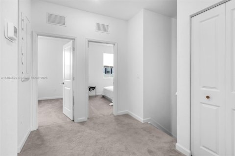 Townhouse in Coral Springs, Florida 3 bedrooms, 124.86 sq.m. № 1893296 - photo 30