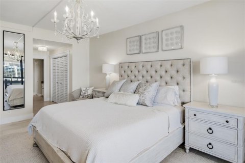 Condo in Clearwater, Florida, 2 bedrooms  № 2205886 - photo 25