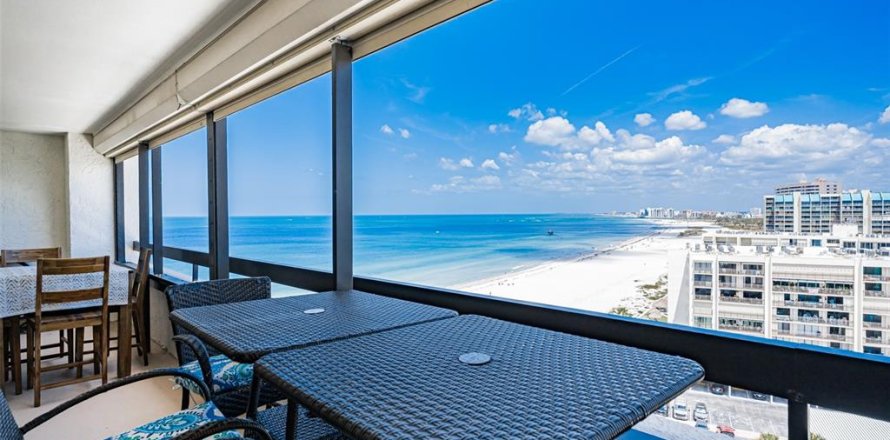 Condo in Clearwater, Florida, 2 bedrooms  № 2205886