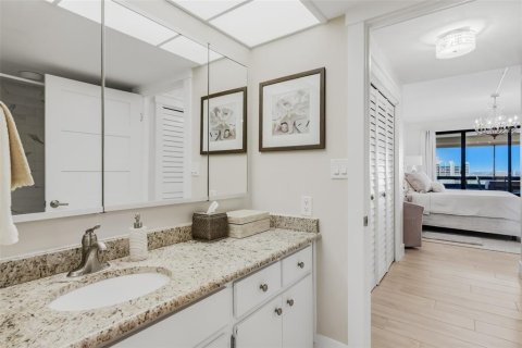 Condo in Clearwater, Florida, 2 bedrooms  № 2205886 - photo 29