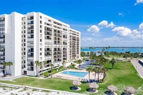 Condo in Clearwater, Florida, 2 bedrooms  № 2205886 - photo 3