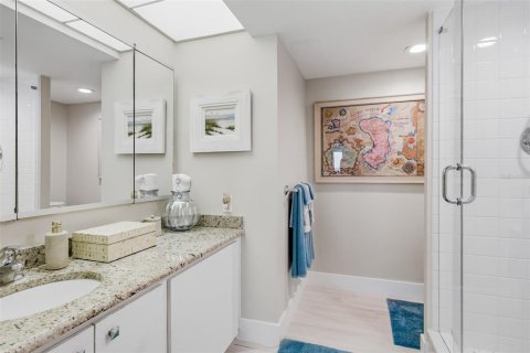 Condo in Clearwater, Florida, 2 bedrooms  № 2205886 - photo 30