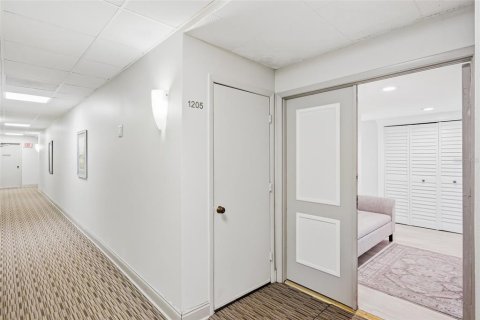 Condo in Clearwater, Florida, 2 bedrooms  № 2205886 - photo 5