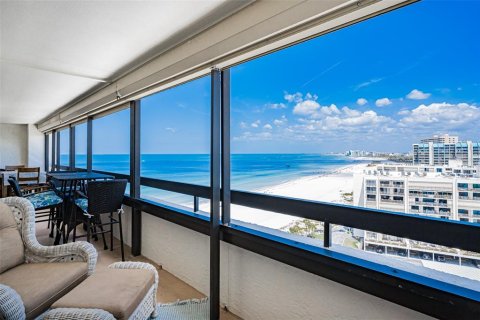 Condo in Clearwater, Florida, 2 bedrooms  № 2205886 - photo 11