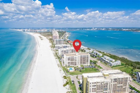 Condo in Clearwater, Florida, 2 bedrooms  № 2205886 - photo 15
