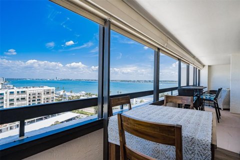 Condo in Clearwater, Florida, 2 bedrooms  № 2205886 - photo 14