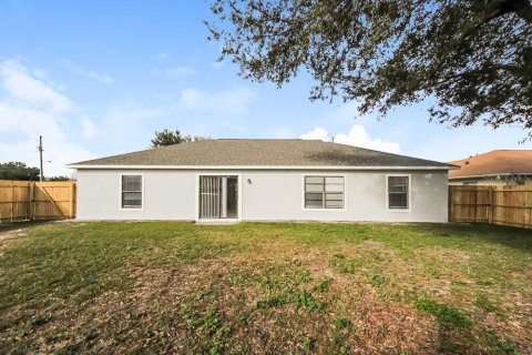 Villa ou maison à louer à Kissimmee, Floride: 3 chambres, 137.59 m2 № 2405634 - photo 15