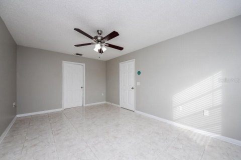 Villa ou maison à louer à Kissimmee, Floride: 3 chambres, 137.59 m2 № 2405634 - photo 12