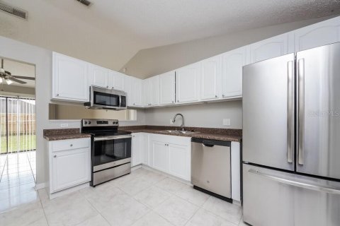 Villa ou maison à louer à Kissimmee, Floride: 3 chambres, 137.59 m2 № 2405634 - photo 6