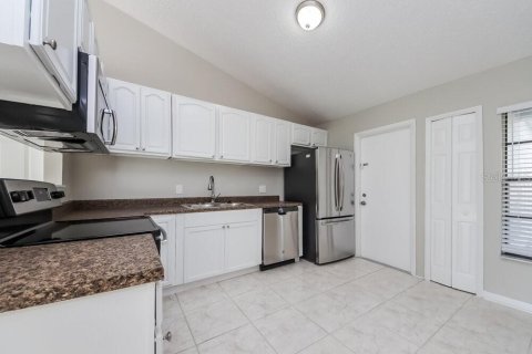 Villa ou maison à louer à Kissimmee, Floride: 3 chambres, 137.59 m2 № 2405634 - photo 5
