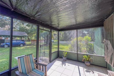 House in Floral City, Florida 2 bedrooms, 109.25 sq.m. № 1915611 - photo 8