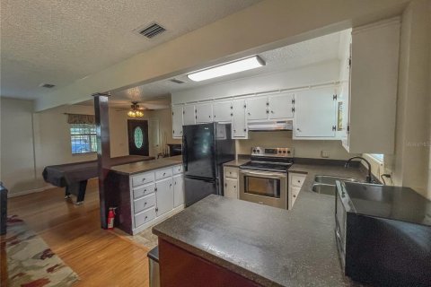 House in Floral City, Florida 2 bedrooms, 109.25 sq.m. № 1915611 - photo 12