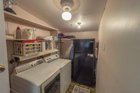 House in Floral City, Florida 2 bedrooms, 109.25 sq.m. № 1915611 - photo 22