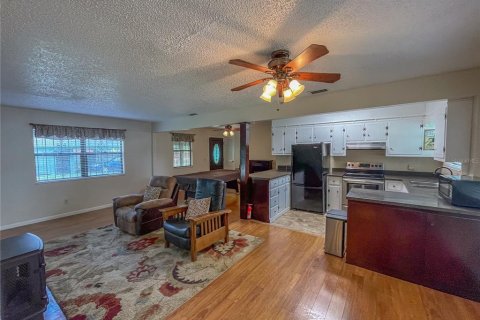 House in Floral City, Florida 2 bedrooms, 109.25 sq.m. № 1915611 - photo 10