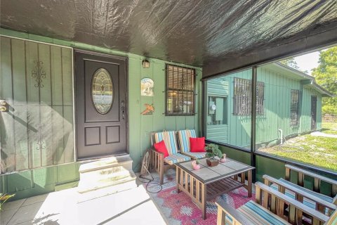 House in Floral City, Florida 2 bedrooms, 109.25 sq.m. № 1915611 - photo 6