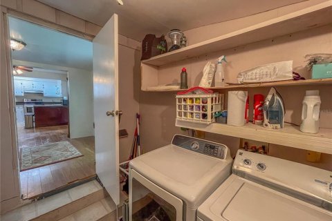 House in Floral City, Florida 2 bedrooms, 109.25 sq.m. № 1915611 - photo 23