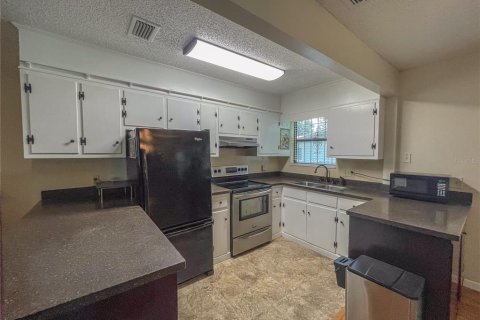 House in Floral City, Florida 2 bedrooms, 109.25 sq.m. № 1915611 - photo 3