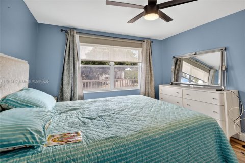 Condo in Sunrise, Florida, 2 bedrooms  № 2016126 - photo 23