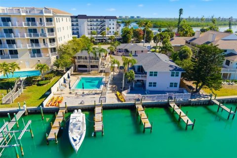 Commercial property in Sarasota, Florida 567.63 sq.m. № 2266567