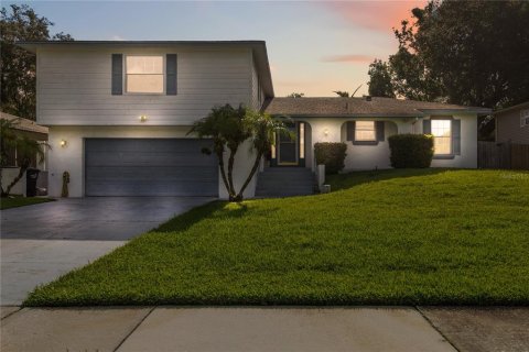 Casa en Altamonte Springs, Florida 5 dormitorios, 222.97 m2 № 2227614