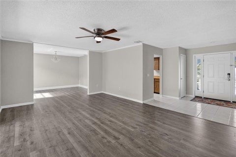 Casa en venta en Altamonte Springs, Florida, 5 dormitorios, 222.97 m2 № 2227614 - foto 8