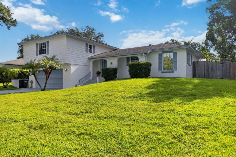 Casa en venta en Altamonte Springs, Florida, 5 dormitorios, 222.97 m2 № 2227614 - foto 2