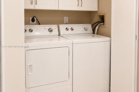 Copropriété à louer à Aventura, Floride: 2 chambres, 132.85 m2 № 2439361 - photo 27
