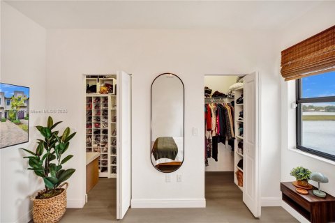 Touwnhouse à vendre à Miami, Floride: 3 chambres, 128.02 m2 № 1726480 - photo 18