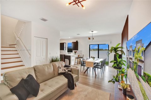 Touwnhouse à vendre à Miami, Floride: 3 chambres, 128.02 m2 № 1726480 - photo 9