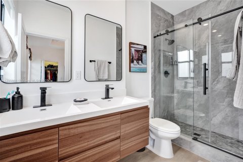 Touwnhouse à vendre à Miami, Floride: 3 chambres, 128.02 m2 № 1726480 - photo 10