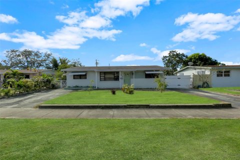 Купить виллу или дом в Окленд-Парк, Флорида 3 спальни, 129.6м2, № 2002514 - фото 2