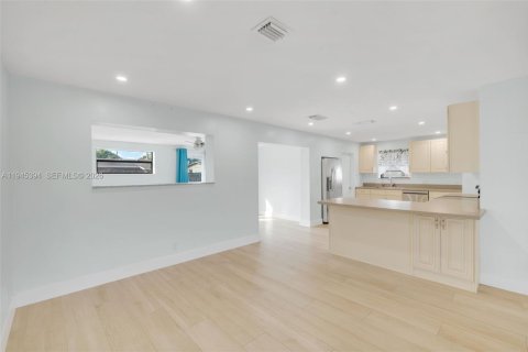 Купить виллу или дом в Окленд-Парк, Флорида 3 спальни, 129.6м2, № 2002514 - фото 13