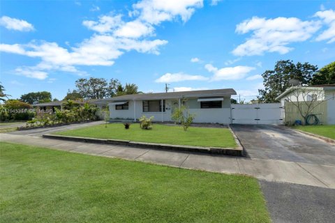 Купить виллу или дом в Окленд-Парк, Флорида 3 спальни, 129.6м2, № 2002514 - фото 3