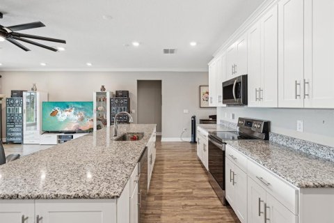 House in Wesley Chapel, Florida 3 bedrooms, 172.61 sq.m. № 1833053 - photo 19