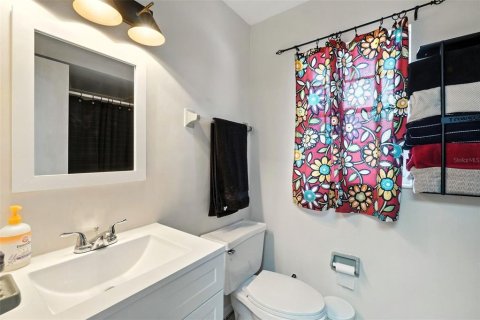 House in Orlando, Florida 4 bedrooms, 171.78 sq.m. № 1837729 - photo 23