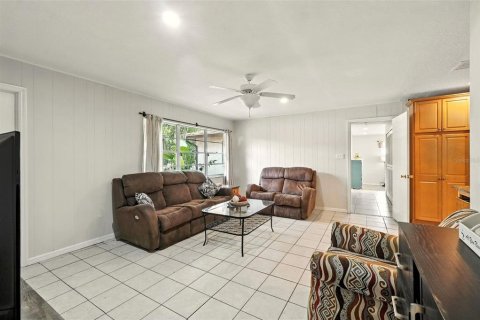 House in Orlando, Florida 4 bedrooms, 171.78 sq.m. № 1837729 - photo 8