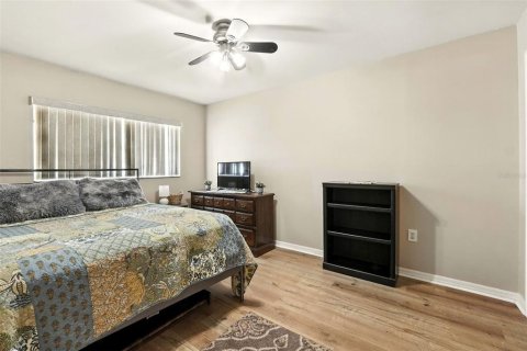 House in Orlando, Florida 4 bedrooms, 171.78 sq.m. № 1837729 - photo 24