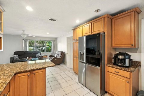 House in Orlando, Florida 4 bedrooms, 171.78 sq.m. № 1837729 - photo 14