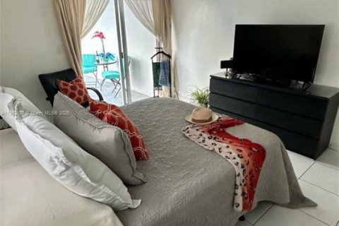 Copropriété à vendre à Miami Beach, Floride: 1 chambre, 78.69 m2 № 1923405 - photo 2