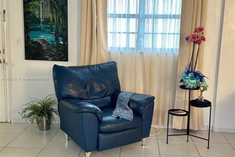 Copropriété à vendre à Miami Beach, Floride: 1 chambre, 78.69 m2 № 1923405 - photo 16