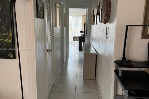 Copropriété à vendre à Miami Beach, Floride: 1 chambre, 78.69 m2 № 1923405 - photo 11