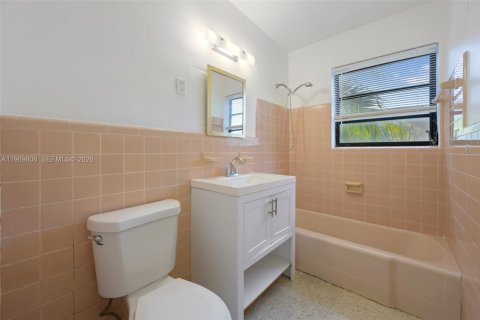 Apartment in Miami, Florida 1 bedroom, 82.68 sq.m. № 2030651 - photo 18