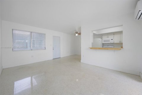 Apartment in Miami, Florida 1 bedroom, 82.68 sq.m. № 2030651 - photo 5