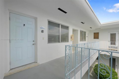 Apartment in Miami, Florida 1 bedroom, 82.68 sq.m. № 2030651 - photo 20