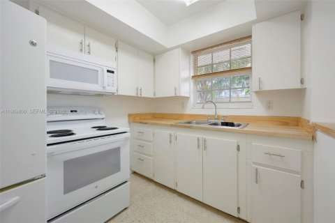 Apartment in Miami, Florida 1 bedroom, 82.68 sq.m. № 2030651 - photo 6