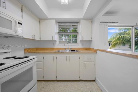 Apartment in Miami, Florida 1 bedroom, 82.68 sq.m. № 2030651 - photo 8