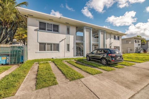 Apartment in Miami, Florida 1 bedroom, 82.68 sq.m. № 2030651