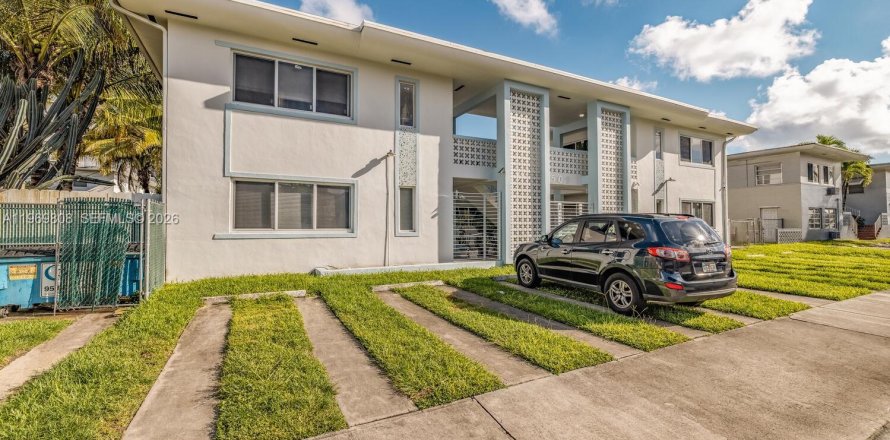 Apartment in Miami, Florida 1 bedroom, 82.68 sq.m. № 2030651