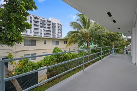 Apartment in Miami, Florida 1 bedroom, 82.68 sq.m. № 2030651 - photo 14